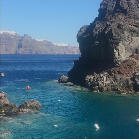 Meet your Posher, Angela - Picture 2 of 2